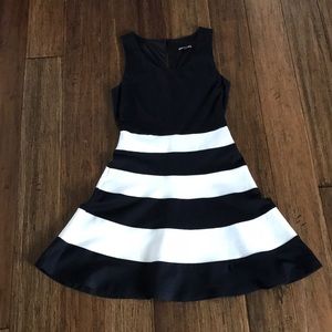 Express b&w aline dress!
